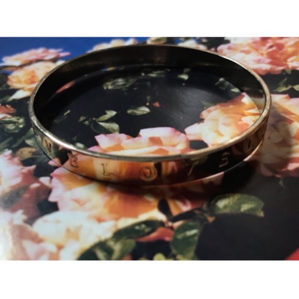 LOVE Bangle-Silver - Picture 7 of 11